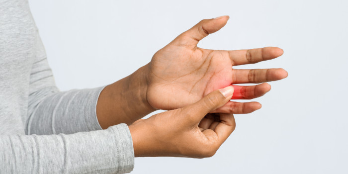 Ejercicios para aliviar la artrosis de manos en mayores